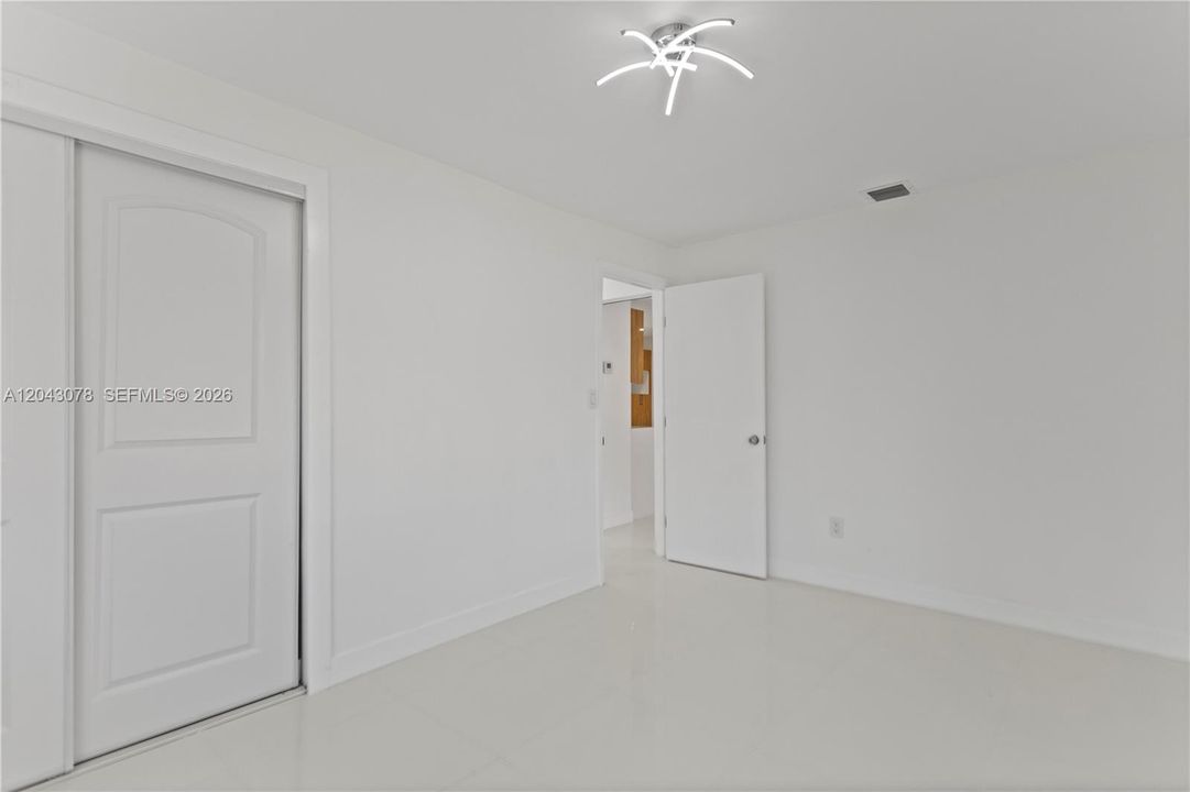 В аренду: $3,595 (3 спален, 2 ванн, 1450 Квадратных фут)