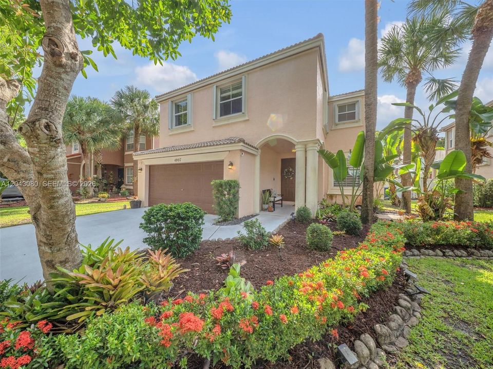 For Sale: $750,000 (4 beds, 2 baths, 2874 Square Feet)