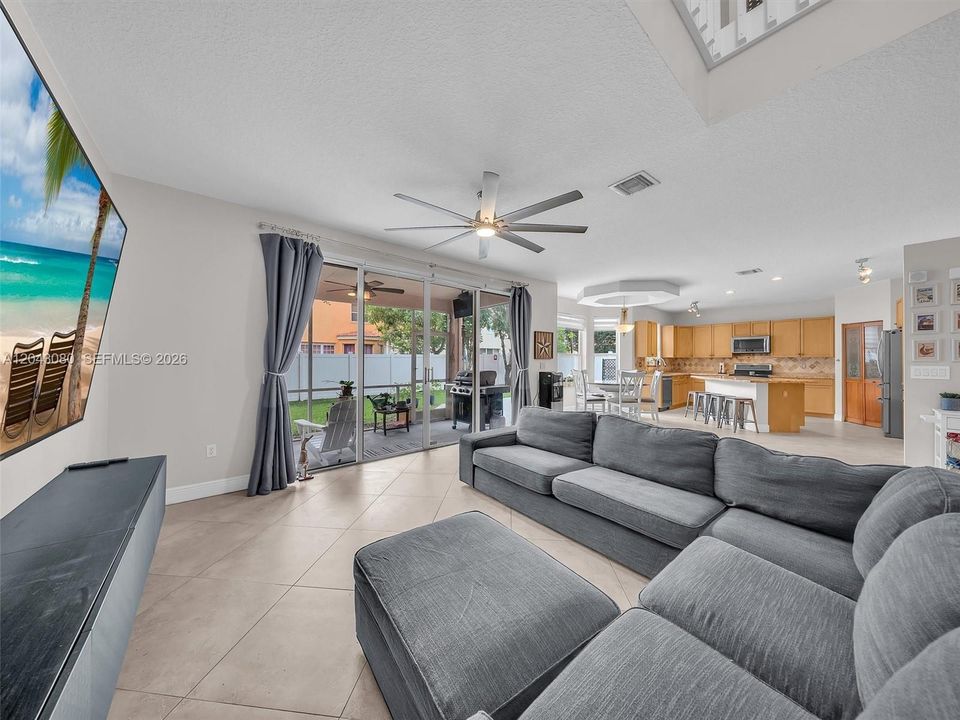 For Sale: $750,000 (4 beds, 2 baths, 2874 Square Feet)