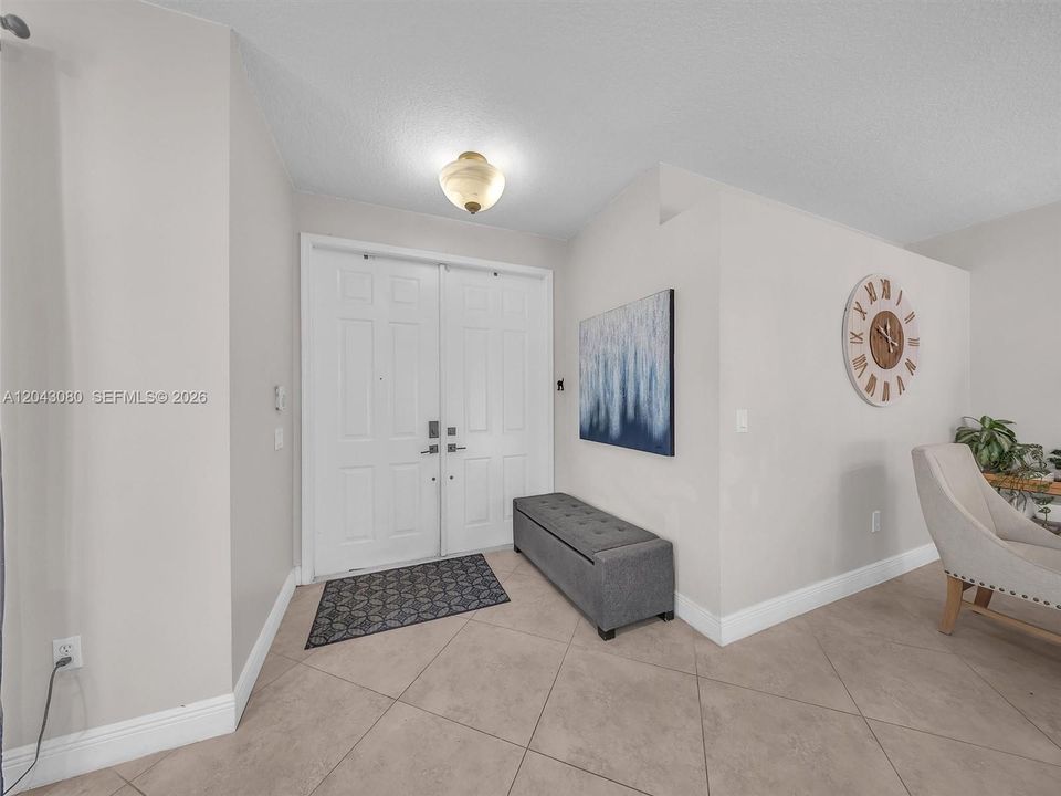 For Sale: $750,000 (4 beds, 2 baths, 2874 Square Feet)