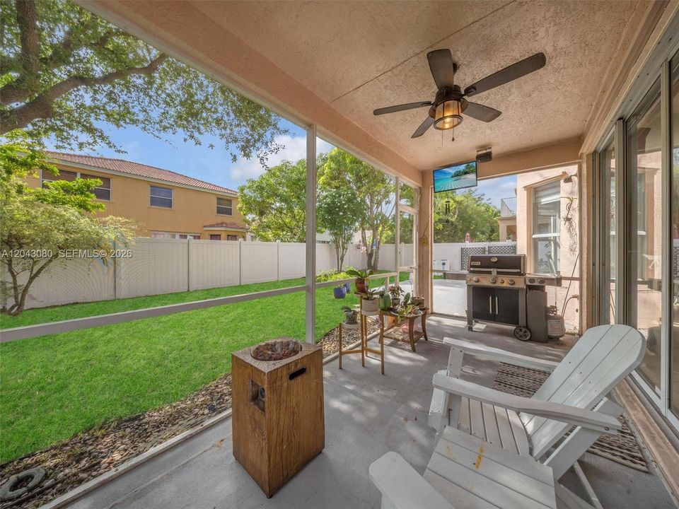 For Sale: $750,000 (4 beds, 2 baths, 2874 Square Feet)