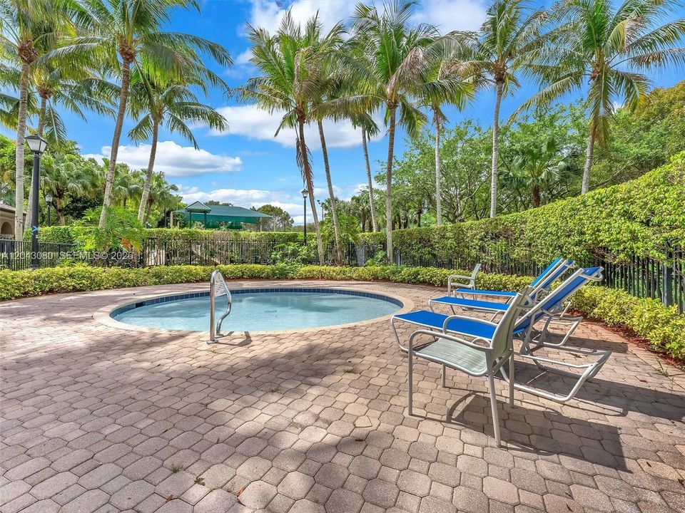 For Sale: $750,000 (4 beds, 2 baths, 2874 Square Feet)