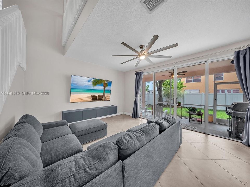 For Sale: $750,000 (4 beds, 2 baths, 2874 Square Feet)