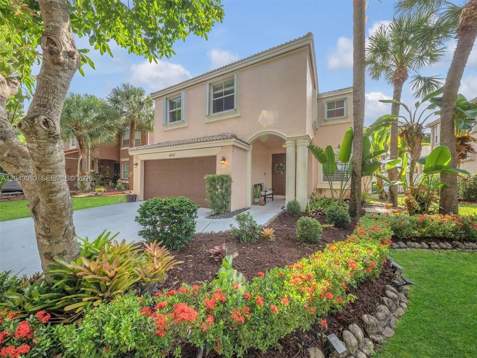 For Sale: $750,000 (4 beds, 2 baths, 2874 Square Feet)
