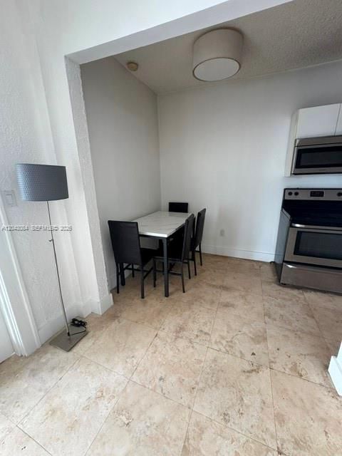 В аренду: $1,800 (0 спален, 1 ванн, 541 Квадратных фут)