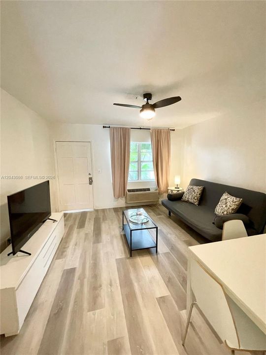 В аренду: $1,950 (1 спален, 1 ванн, 420 Квадратных фут)