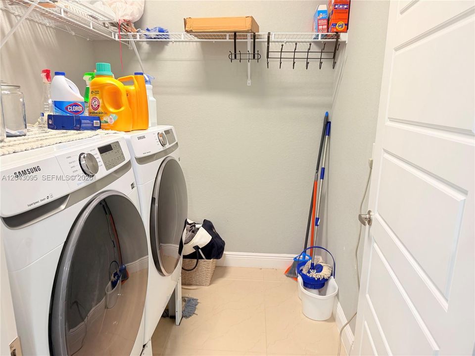 En Venta: $355,000 (3 camas, 2 baños, 0 Pies cuadrados)