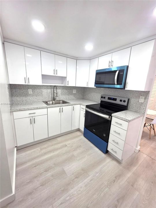 В аренду: $2,375 (2 спален, 2 ванн, 926 Квадратных фут)