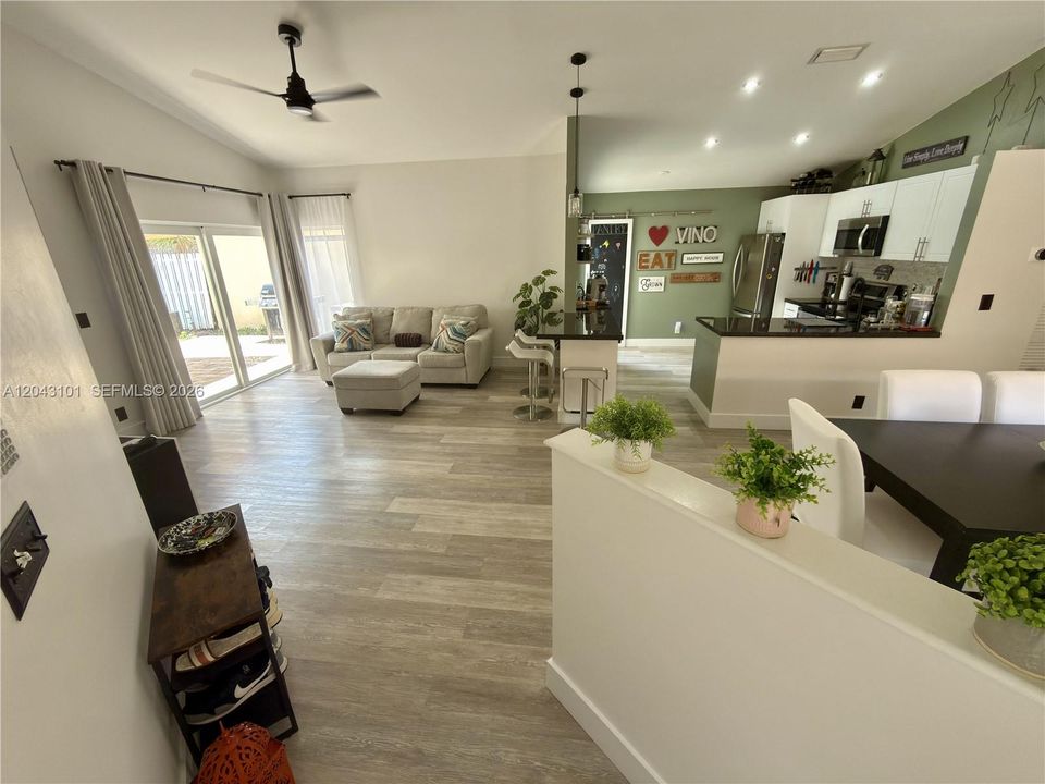 For Rent: $3,250 (3 beds, 2 baths, 1356 Square Feet)