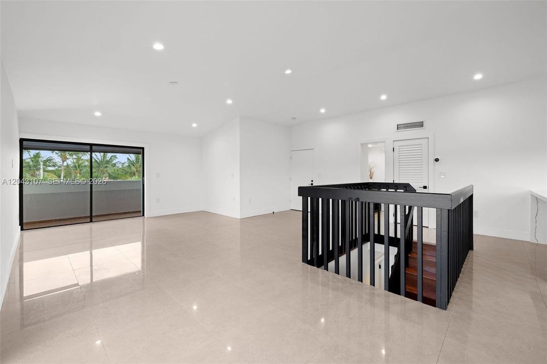 En Venta: $637,500 (3 camas, 2 baños, 1537 Pies cuadrados)