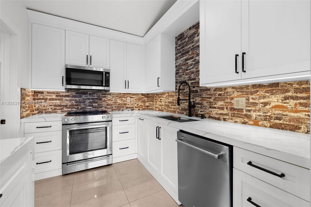 En Venta: $637,500 (3 camas, 2 baños, 1537 Pies cuadrados)