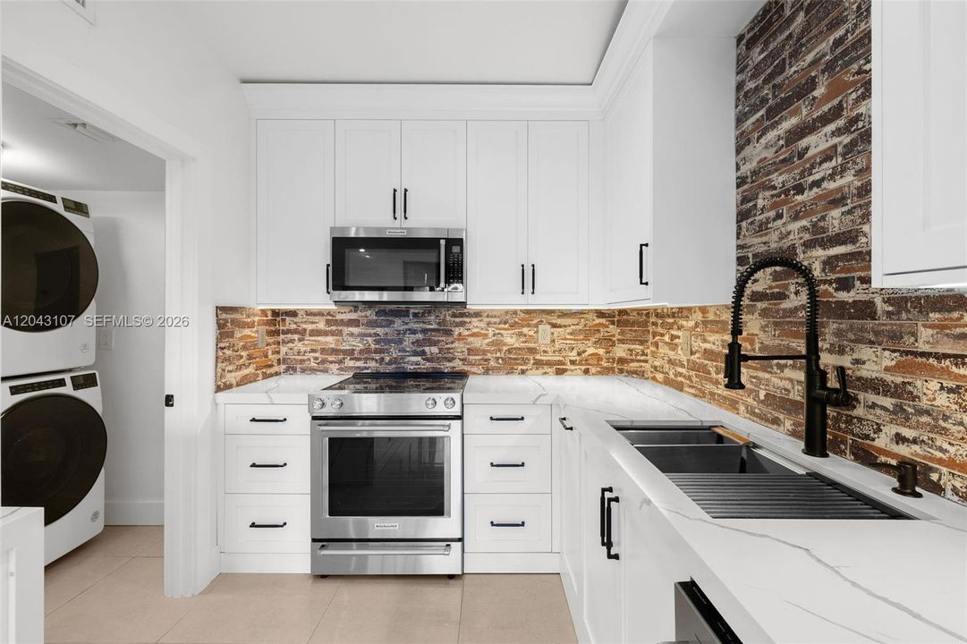En Venta: $637,500 (3 camas, 2 baños, 1537 Pies cuadrados)