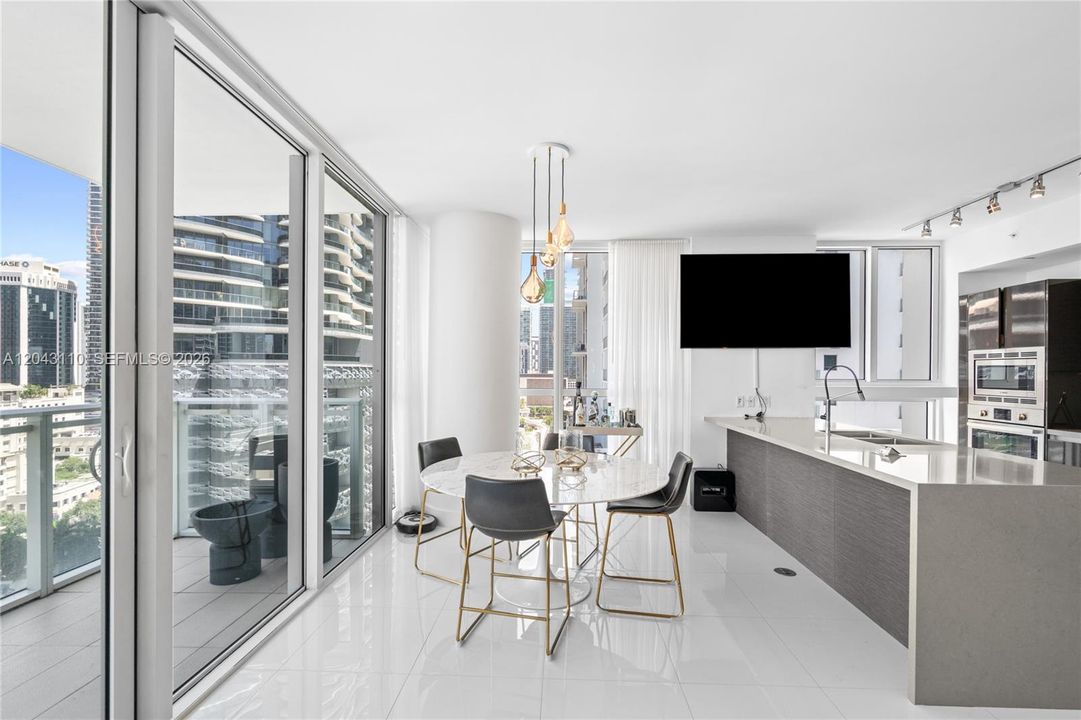 En Venta: $880,000 (2 camas, 2 baños, 1134 Pies cuadrados)