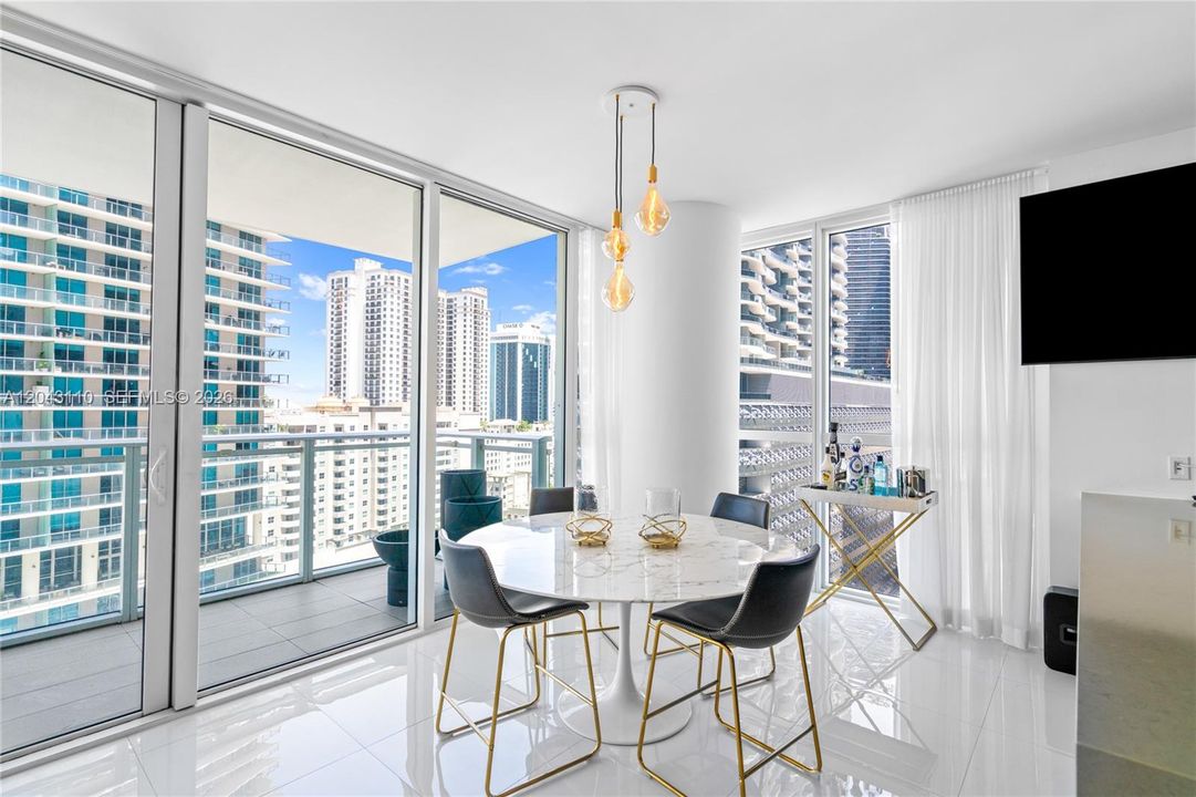 En Venta: $880,000 (2 camas, 2 baños, 1134 Pies cuadrados)