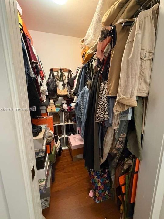 В аренду: $2,500 (1 спален, 1 ванн, 1077 Квадратных фут)