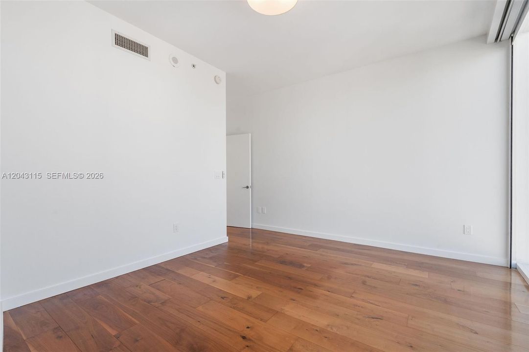 В аренду: $11,500 (3 спален, 3 ванн, 1679 Квадратных фут)