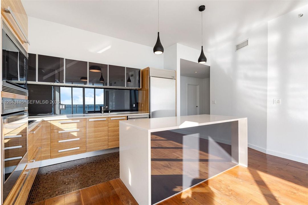 В аренду: $11,500 (3 спален, 3 ванн, 1679 Квадратных фут)