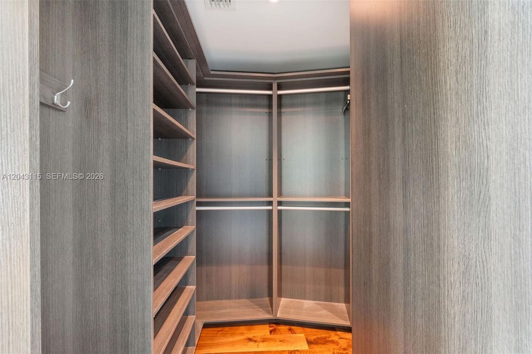 В аренду: $11,500 (3 спален, 3 ванн, 1679 Квадратных фут)