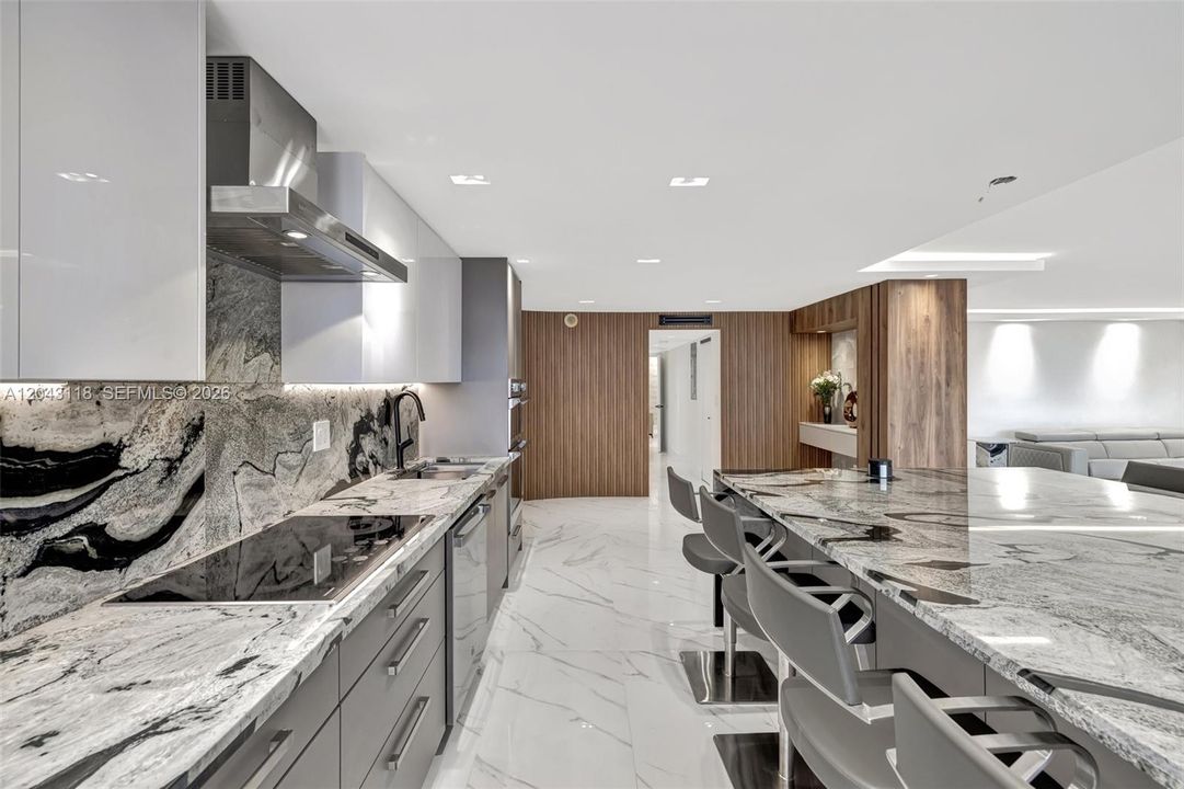 В аренду: $5,700 (2 спален, 2 ванн, 1768 Квадратных фут)