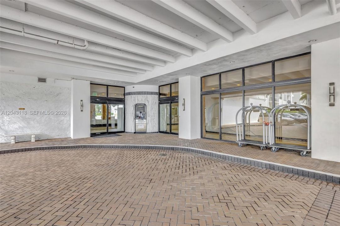 В аренду: $5,700 (2 спален, 2 ванн, 1768 Квадратных фут)
