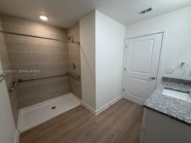 В аренду: $1,075 (2 спален, 2 ванн, 865 Квадратных фут)