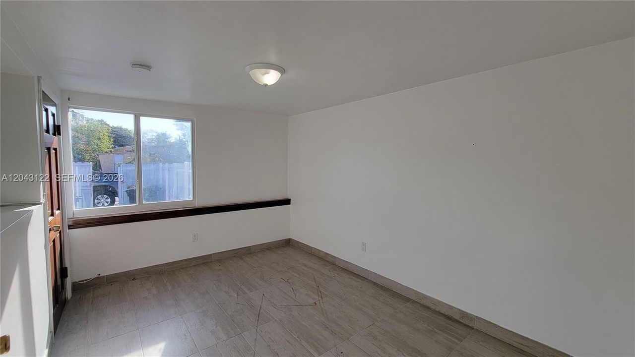 В аренду: $2,000 (2 спален, 1 ванн, 700 Квадратных фут)