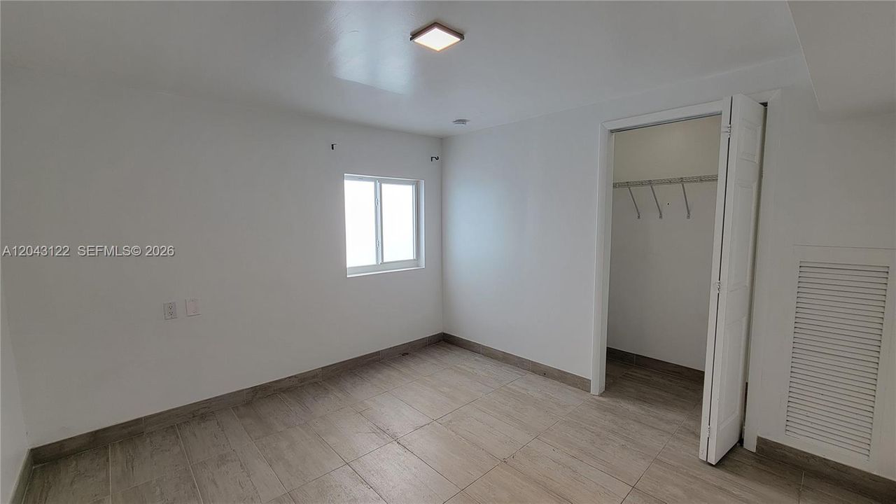 В аренду: $2,000 (2 спален, 1 ванн, 700 Квадратных фут)