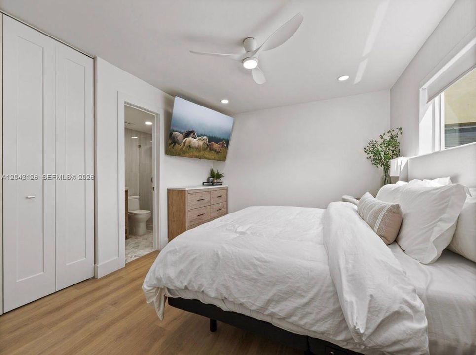 For Rent: $3,150 (2 beds, 2 baths, 942 Square Feet)