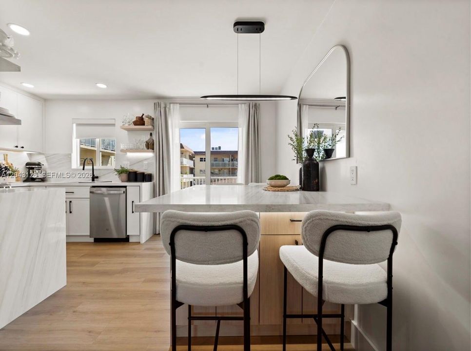 For Rent: $3,150 (2 beds, 2 baths, 942 Square Feet)