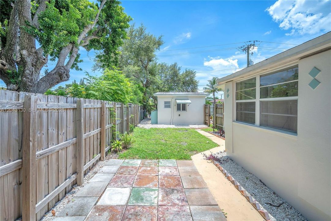 For Rent: $1,700 (0 beds, 1 baths, 2631 Square Feet)