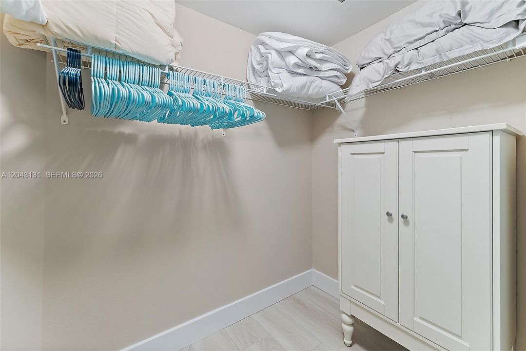 For Sale: $595,000 (2 beds, 2 baths, 1450 Square Feet)