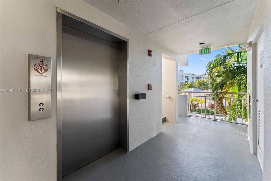 For Sale: $595,000 (2 beds, 2 baths, 1450 Square Feet)