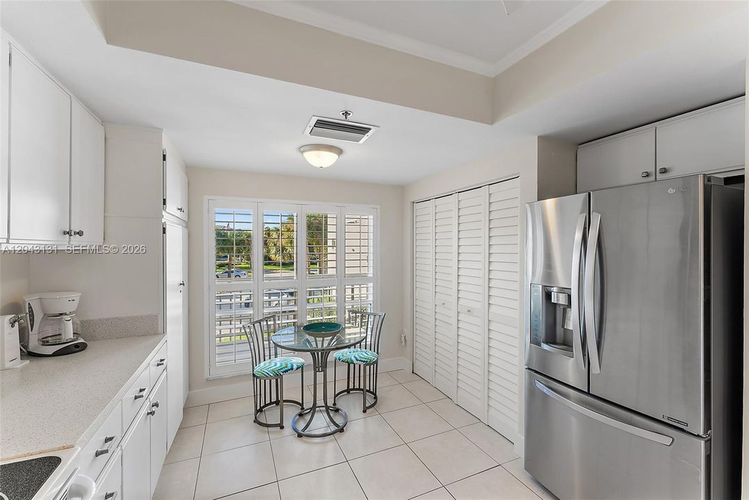 For Sale: $595,000 (2 beds, 2 baths, 1450 Square Feet)