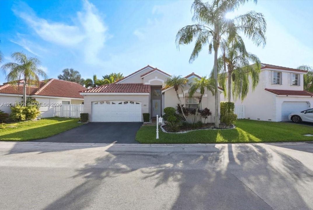 Active With Contract: $680,000 (3 beds, 2 baths, 1669 Square Feet)