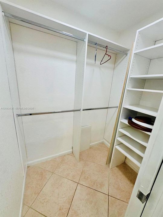 В аренду: $5,200 (5 спален, 2 ванн, 2470 Квадратных фут)
