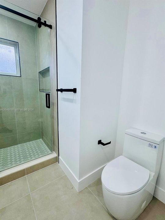 В аренду: $5,200 (5 спален, 2 ванн, 2470 Квадратных фут)
