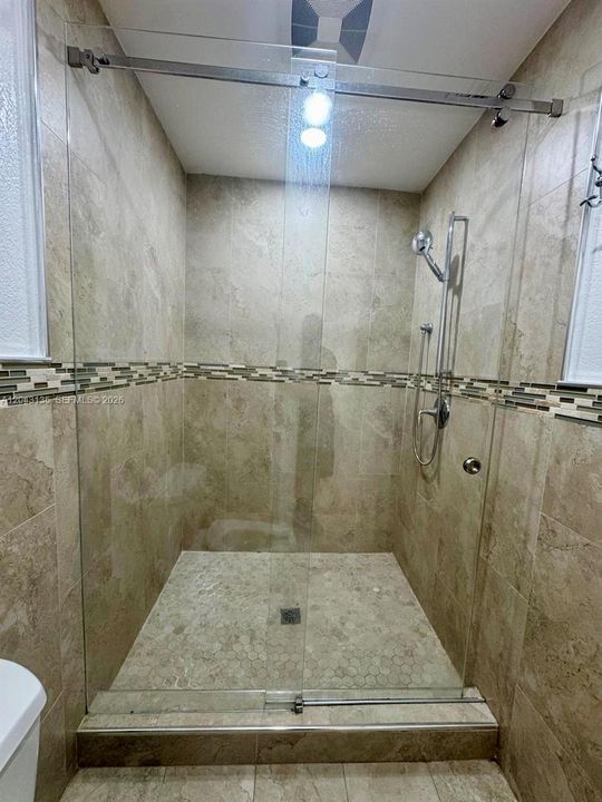 В аренду: $5,200 (5 спален, 2 ванн, 2470 Квадратных фут)