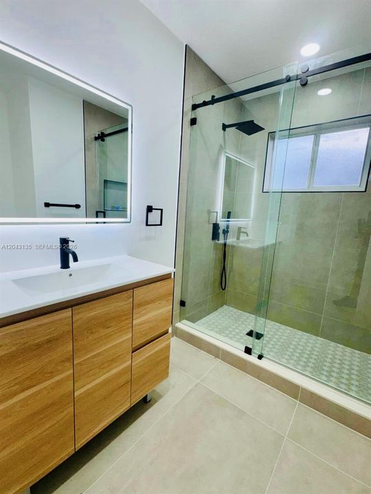В аренду: $5,200 (5 спален, 2 ванн, 2470 Квадратных фут)
