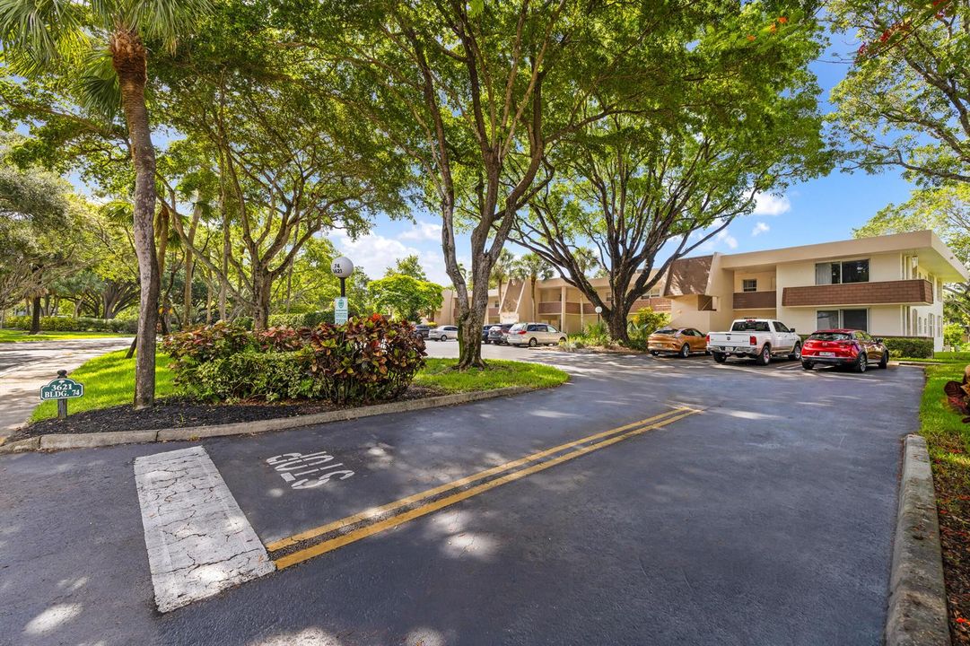 3621 Oaks Clubhouse Dr-Pompano Beach, Ma
