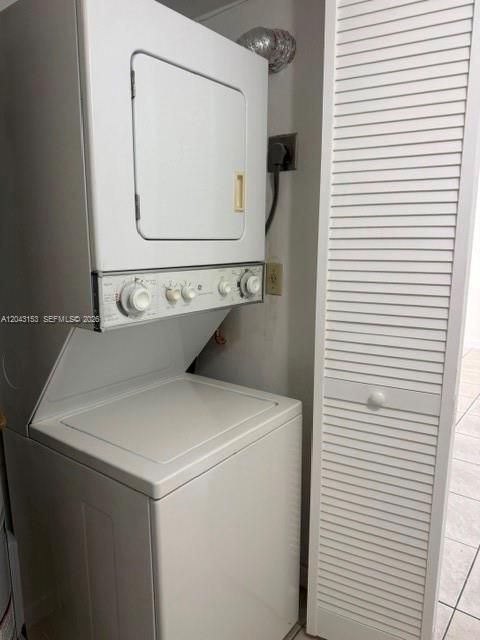 На продажу: $208,000 (3 спален, 2 ванн, 966 Квадратных фут)