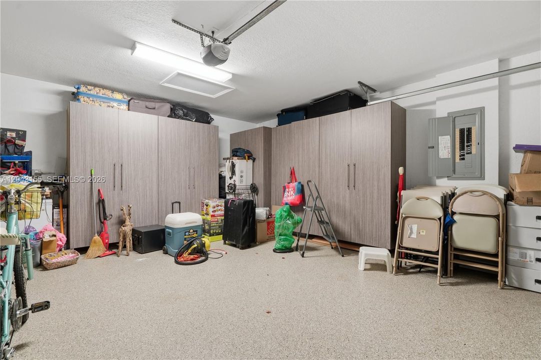 En Renta: $6,300 (4 camas, 3 baños, 2391 Pies cuadrados)