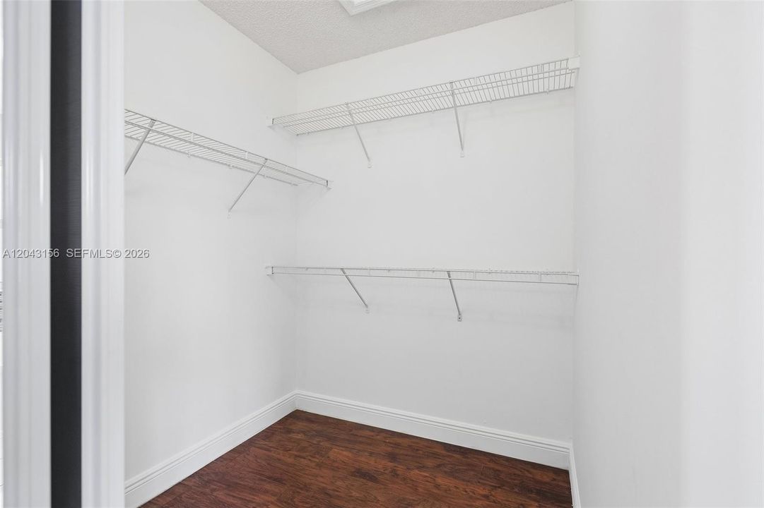 На продажу: $699,999 (4 спален, 3 ванн, 2190 Квадратных фут)