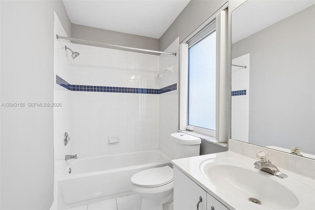На продажу: $699,999 (4 спален, 3 ванн, 2190 Квадратных фут)