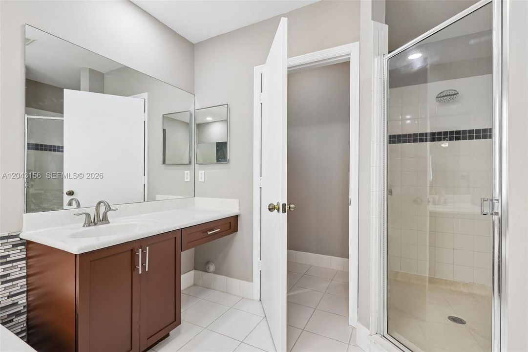 На продажу: $699,999 (4 спален, 3 ванн, 2190 Квадратных фут)