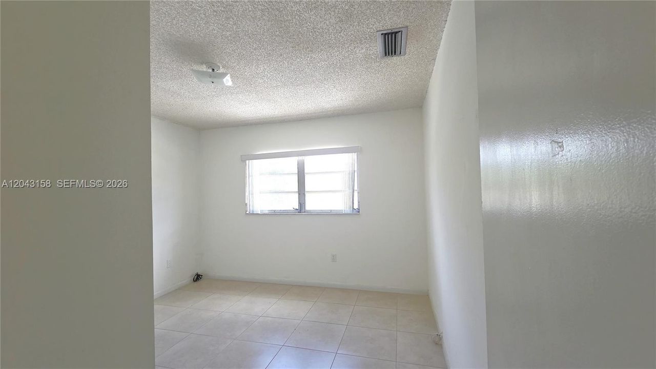 En Renta: $2,600 (2 camas, 1 baños, 1920 Pies cuadrados)