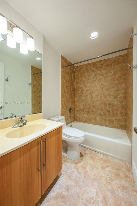 В аренду: $2,350 (1 спален, 1 ванн, 825 Квадратных фут)