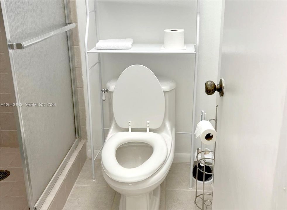 На продажу: $100,000 (2 спален, 2 ванн, 1030 Квадратных фут)