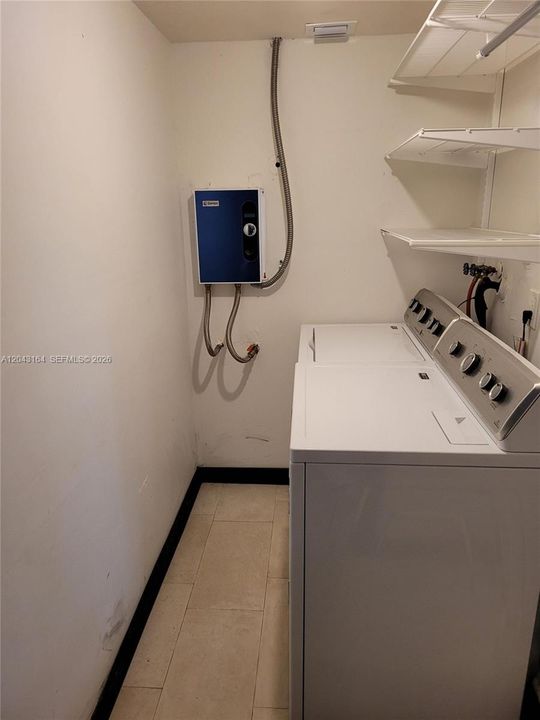 En Venta: $345,000 (2 camas, 2 baños, 1290 Pies cuadrados)