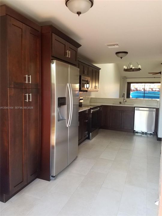 En Venta: $345,000 (2 camas, 2 baños, 1290 Pies cuadrados)