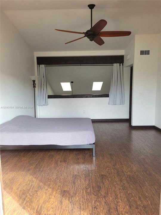 En Venta: $345,000 (2 camas, 2 baños, 1290 Pies cuadrados)